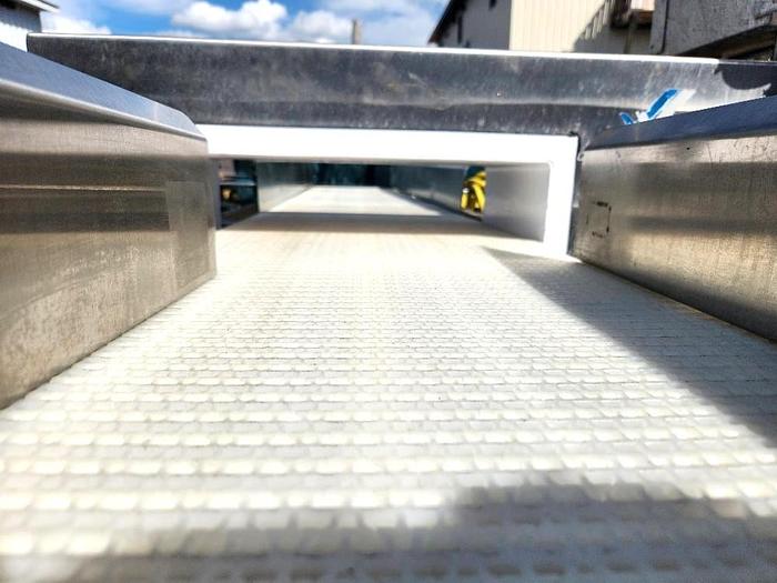 Used Cintex Sentry Metal Detector with Conveyor 5 Inch X 18 Inch Aperture Opening