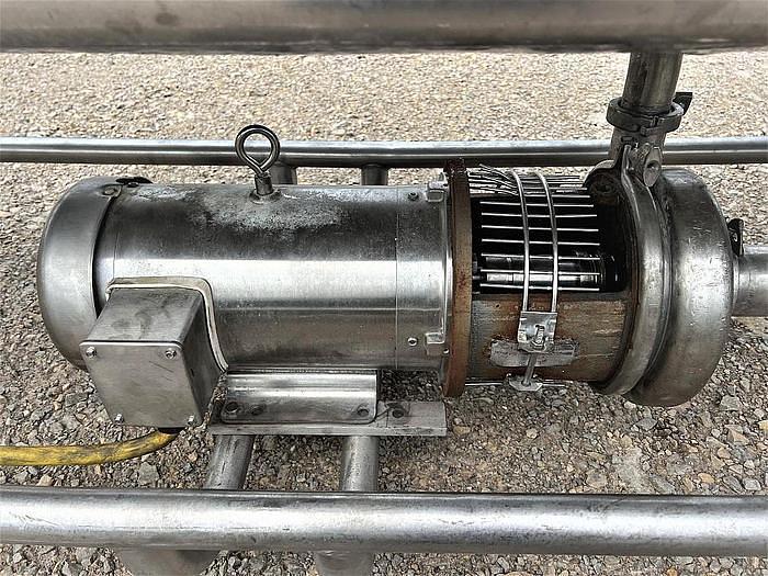 Used Stainless Steel 8 Foot COP Tank 213 Gallons with Tri Clover Pump