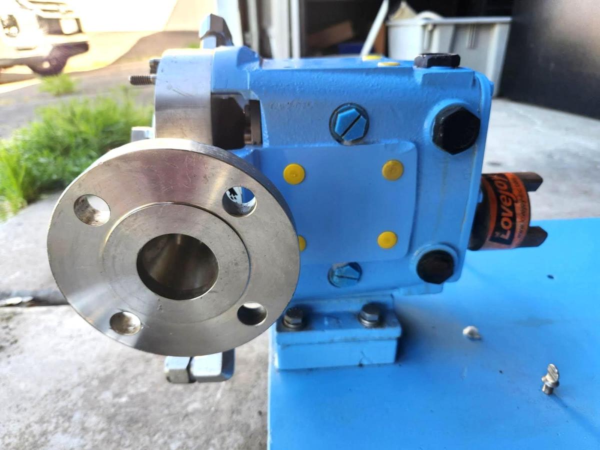 Used Waukesha/SPX Size 015 Universal Rotary Lobe Jacketed Positive Displacement Pump