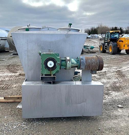 Used 330 cu ft/2500 Gallons Stainless Steel Sanitary Ribbon Blending Hoppers/Tanks