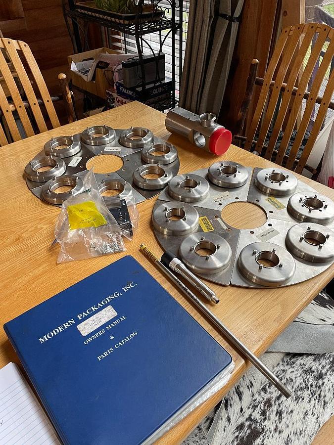 Used Modern Packaging Rotary Cup Filler Model SR-8-DC Change Parts 2oz and 3 1/2oz