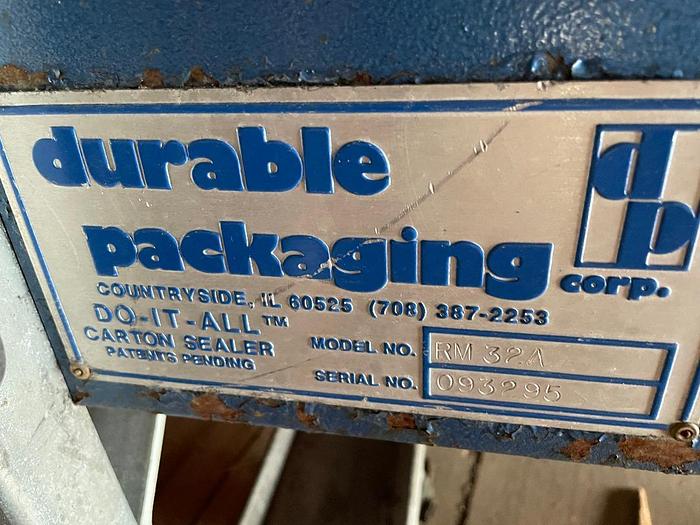 Used Durable Packaging Model RM 32A Case Taper Top and Bottom