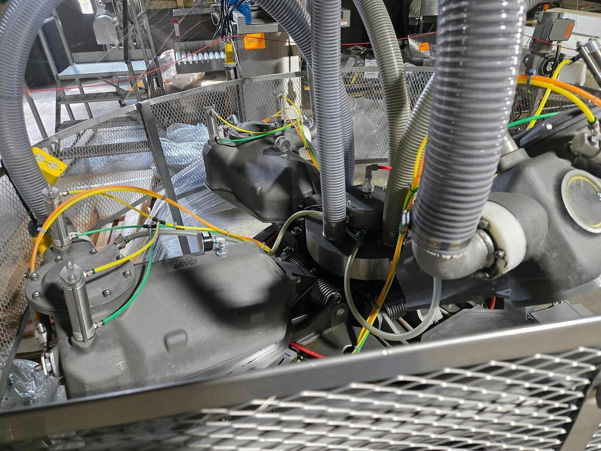 Used Cryovac 8610 Rotary Vacuum 4 Chamber Packaging Machine
