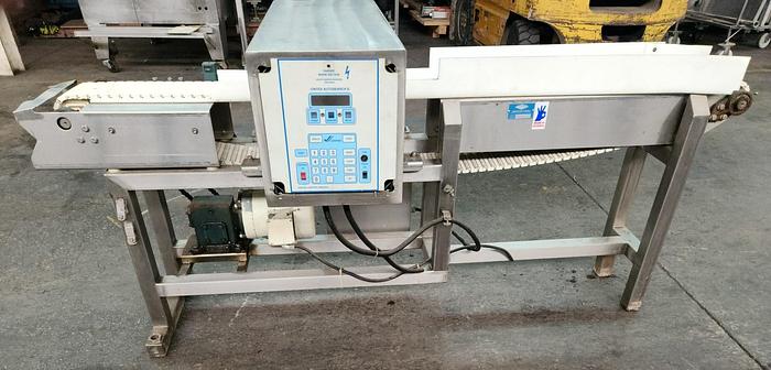 Used Cintex Stainless Steel Metal Detector Model Autosearch II 4 Inch X 14 Inch Aparture Opening