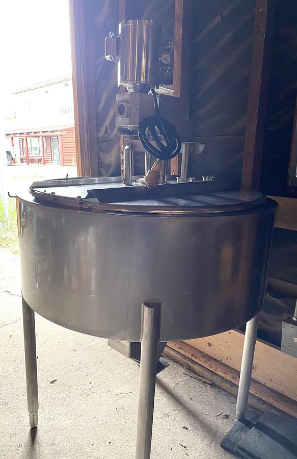 Used 100 Gallon Double Wall Stainless Steel Sanitary Scrape Surface Agitated Surge Tank