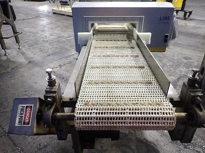 Used Mettler Toledo Safeline Metal Detector Incline Cleated Belt 14 Inches X 4 Inches High Aperture