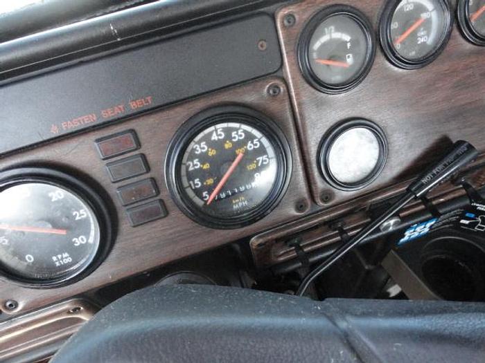 Used 1997 FREIGHTLINER fld112