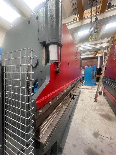 Usato PIEGATRICE ROMEA IDRAULICA 5000 X 160 TON