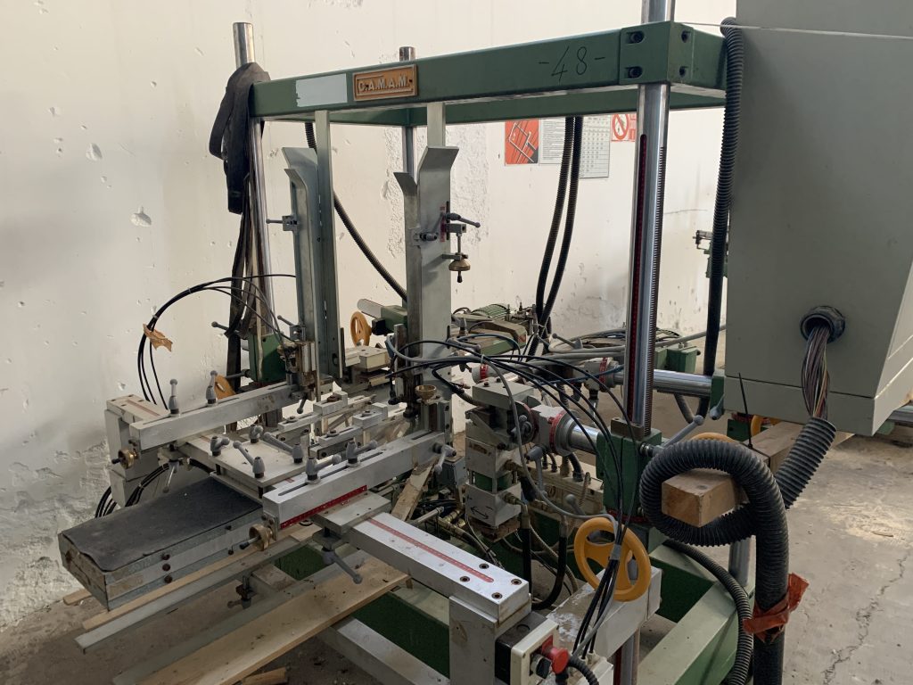 Usato Zigrinatrice foratrice per tressi di sedia