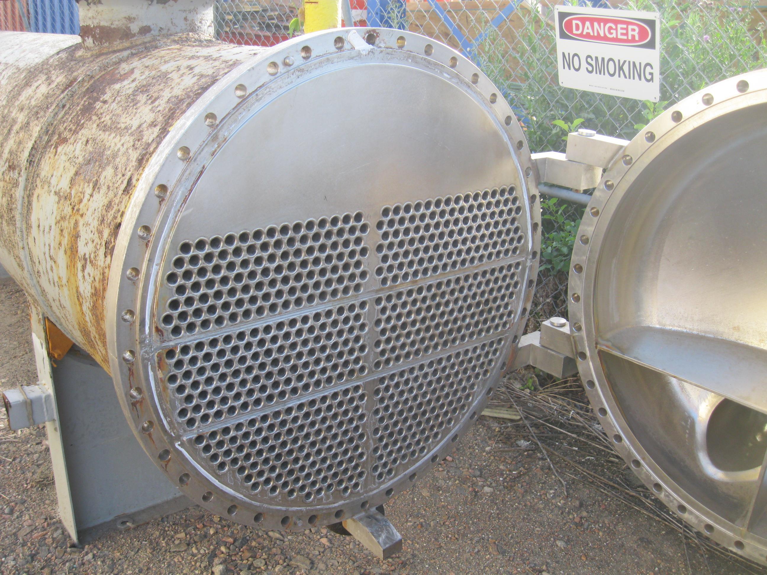 Usado 201 SQ. FT. APV PLATE HEAT EXCHANGER.