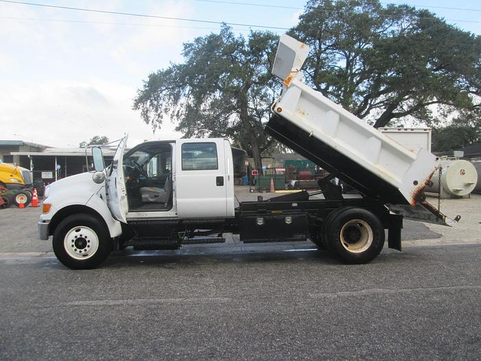 Used 2005 Ford F750 Dump Truck