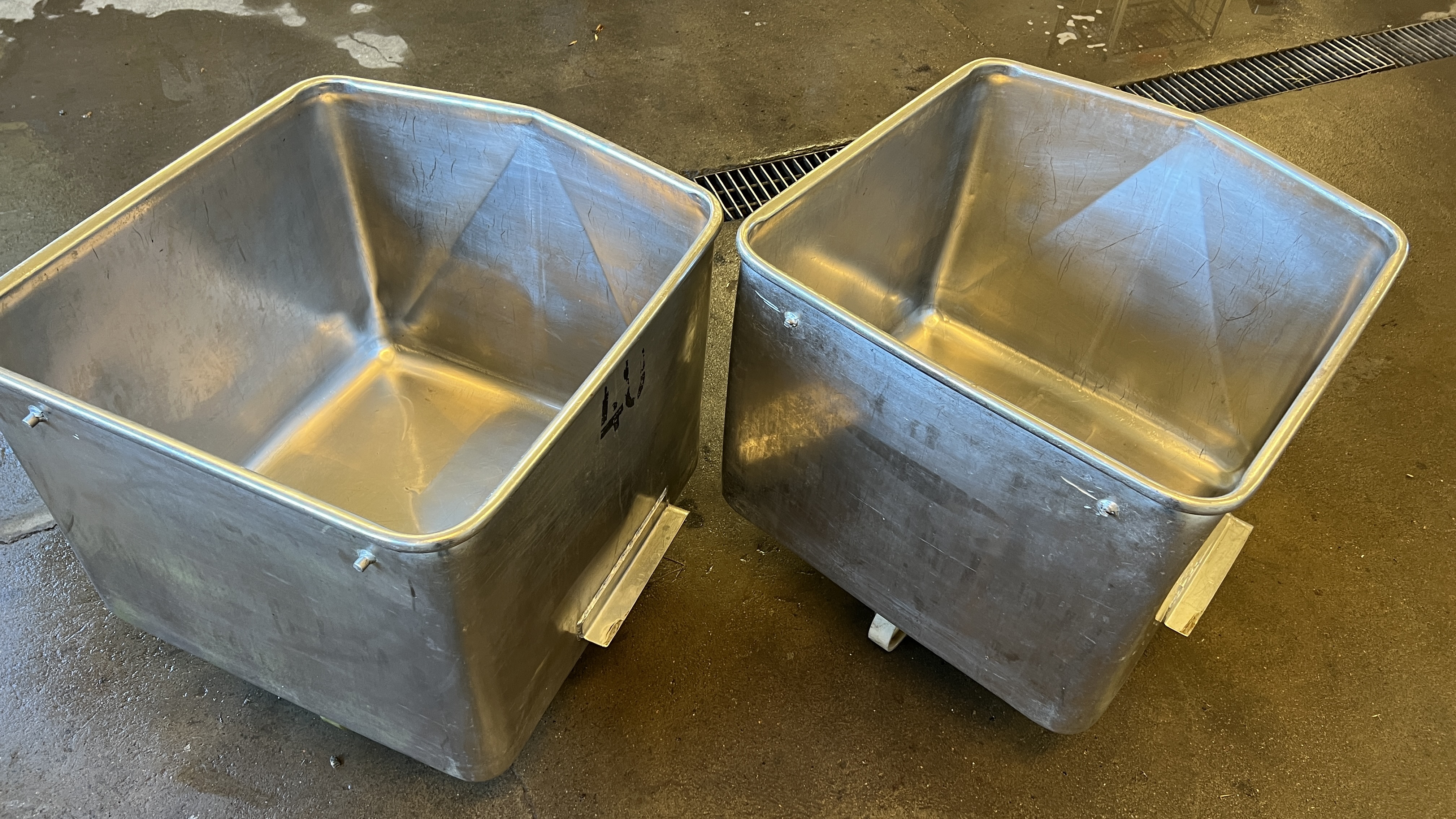 Använd Skänkvagnar 200liter