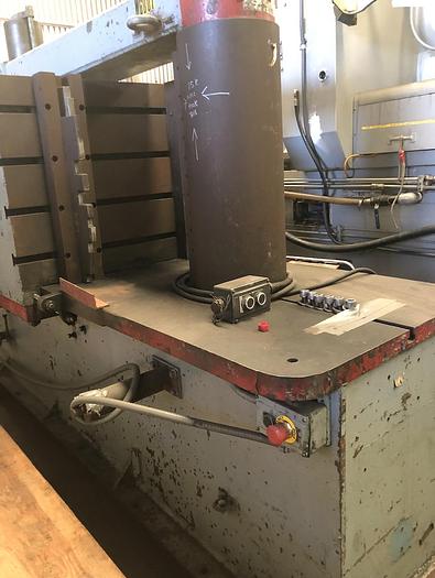 Used Bulldozer Type 300 Ton Horizontal Hydraulic Press