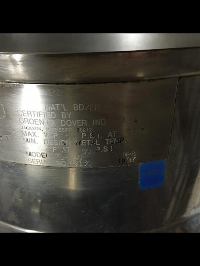 Used GROEN TDH/40 TILTING NAT. GAS 40 QUART TRUNNION KETTLE ON S/S STAND (867)