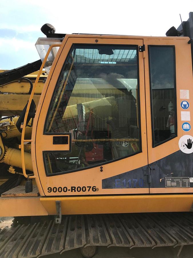 Used 2008 Bauer RTG RG20S with MR125v hammer