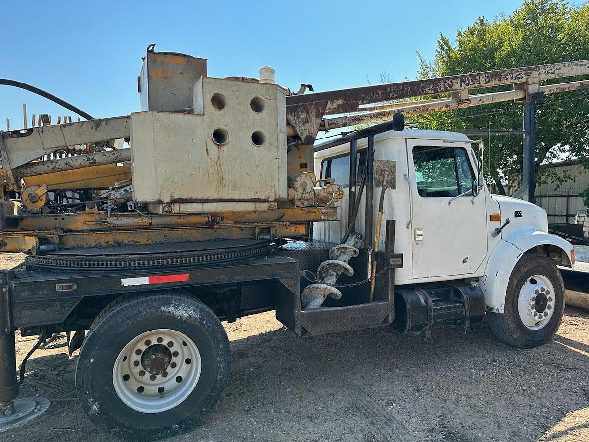 Used Texoma 270-25 (SOLD)