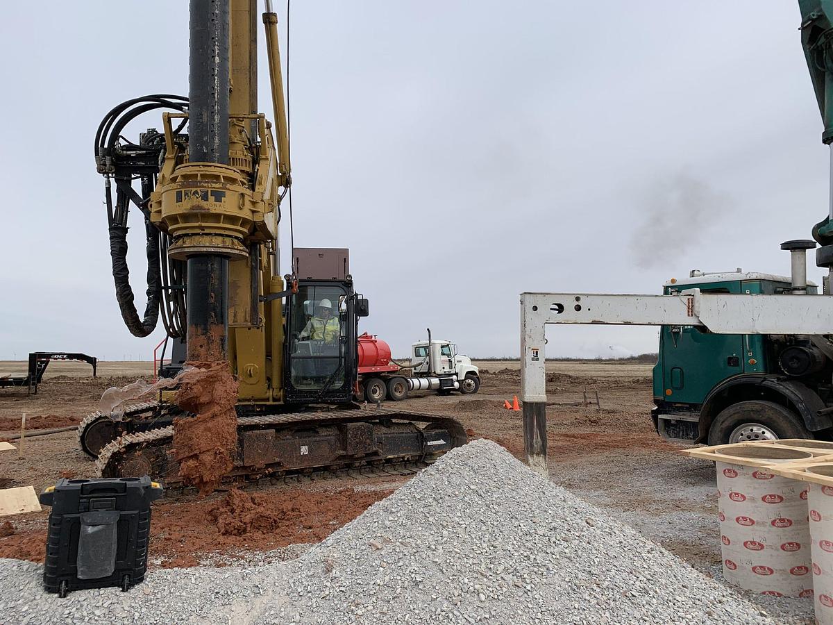 Used 2015 IMT AF190E short-mast