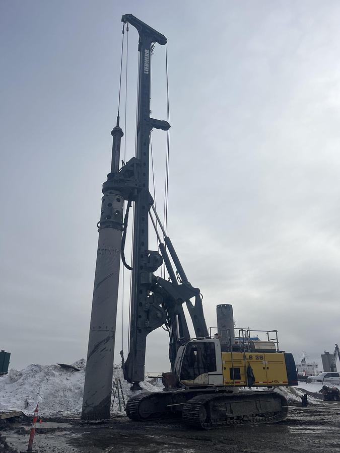 Used 2010 Liebherr LB 28