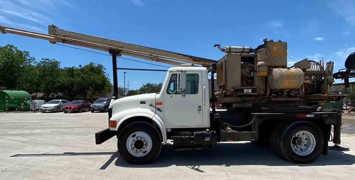 Used Texoma 270 on 2000 IH (SOLD)