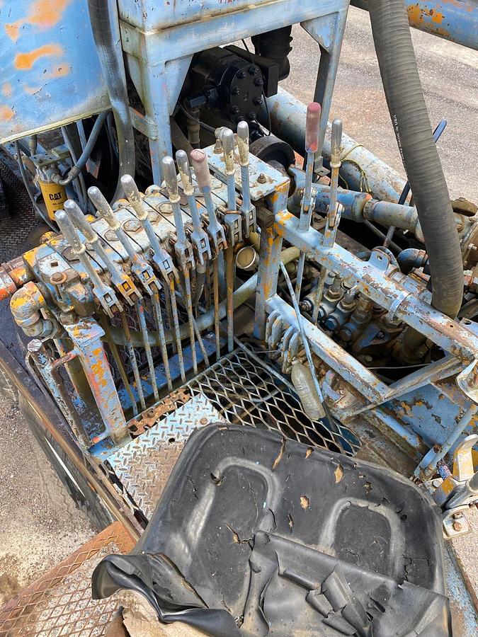 Used Texoma 600 on 1996 Pete (SOLD)