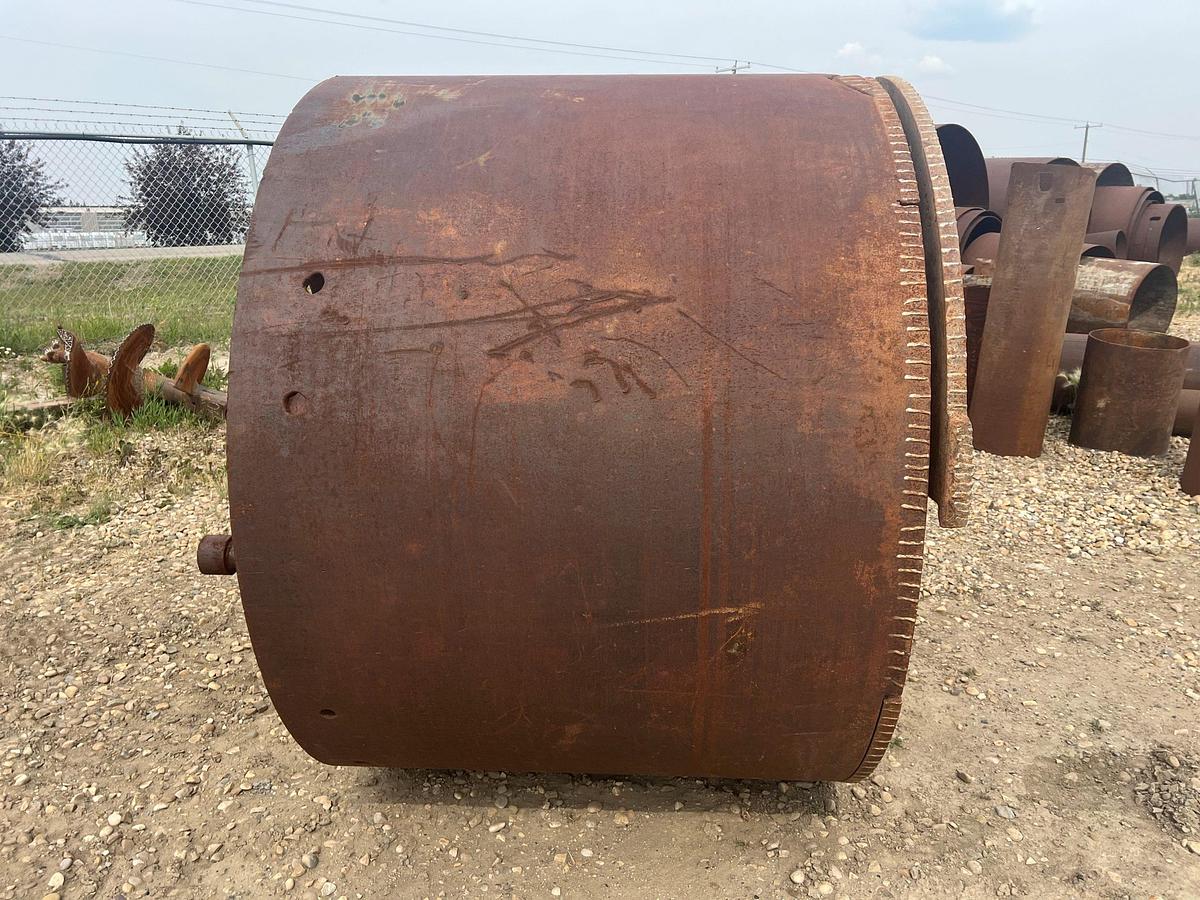 Used 69-70" Spin Bottom Clean-Out Bucket