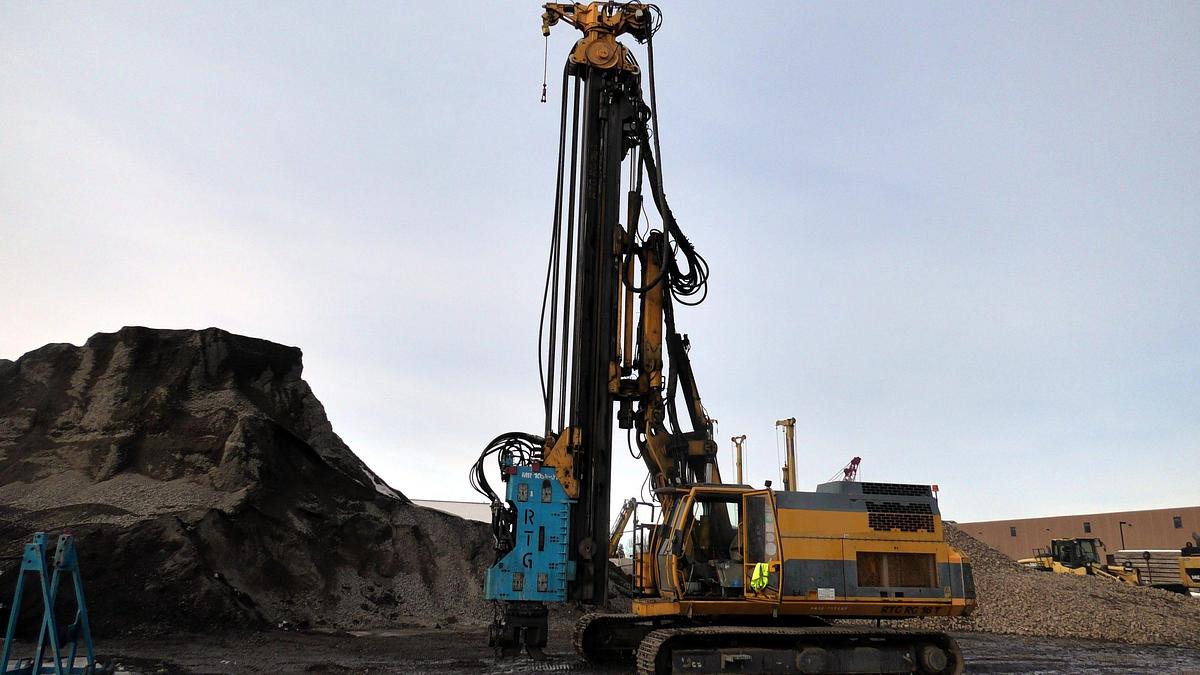 Used 2006 Bauer RTG RG16T with MR105V Hammer (SOLD)