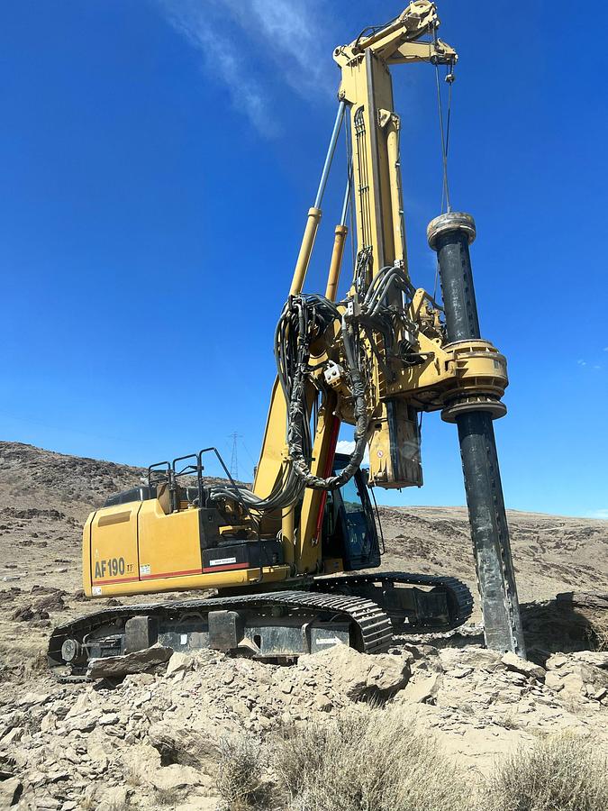 Used 2015 IMT AF190E short-mast