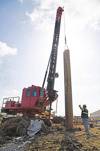 Used 2006 Texoma 800 Crawler (SOLD)