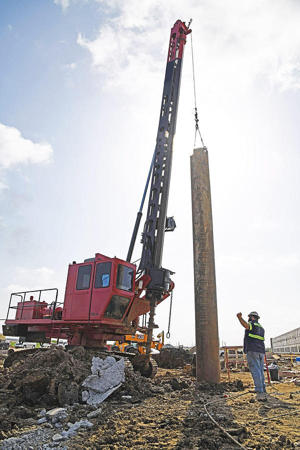 Used 2006 Texoma 800 Crawler (SOLD)