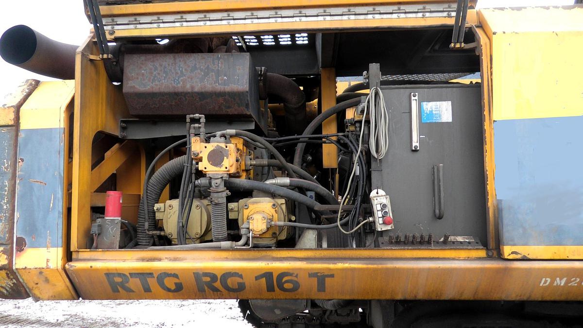 Used 2006 Bauer RTG RG16T with MR105V Hammer (SOLD)