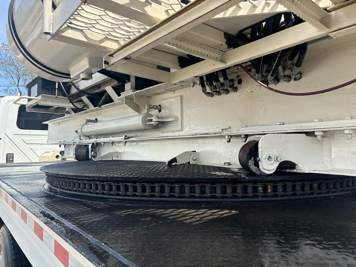 Used Texoma 500 on 2008 IH 4000 Truck