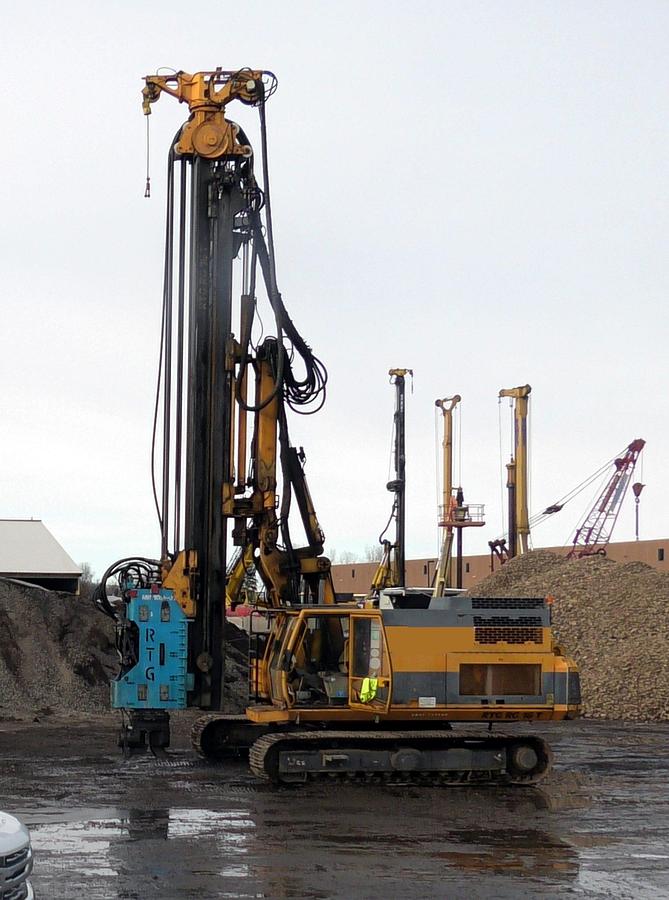 Used 2006 Bauer RTG RG16T with MR105V Hammer (SOLD)