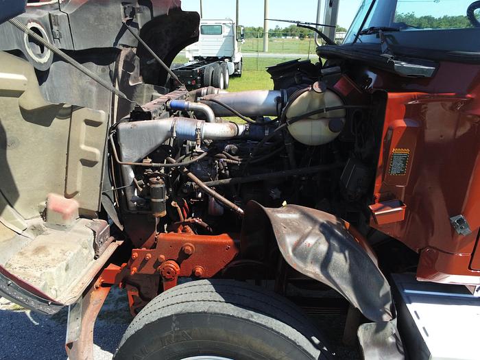 Used 2005 MACK CV713