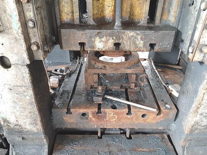 Used Press Trimming K9538