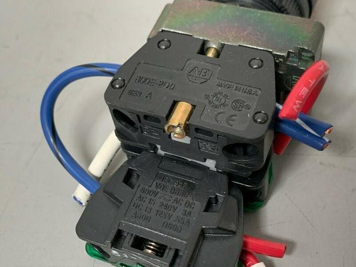 Used Allen-Bradley 800E-2D0 Series. A Push Button 600V