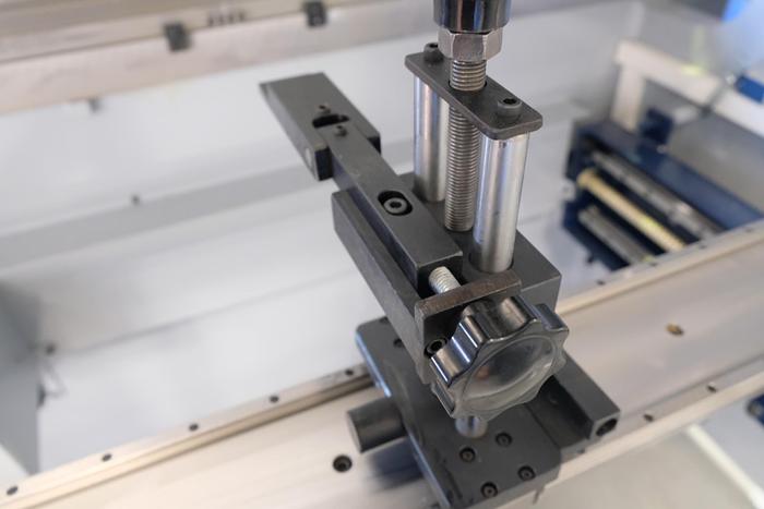 UZMA B Series synchro CNC press brakes b model 3 Axis CNC control