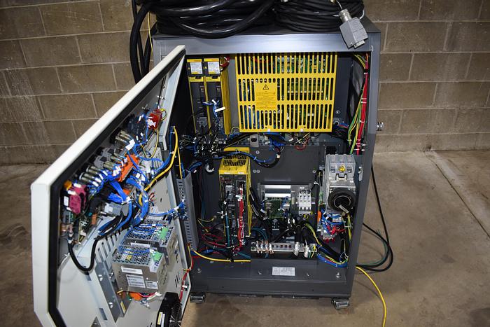 Refurbished FANUC - M-900iA/600 Robot W/ R-30ia controller, Very Clean Vision and Line Track