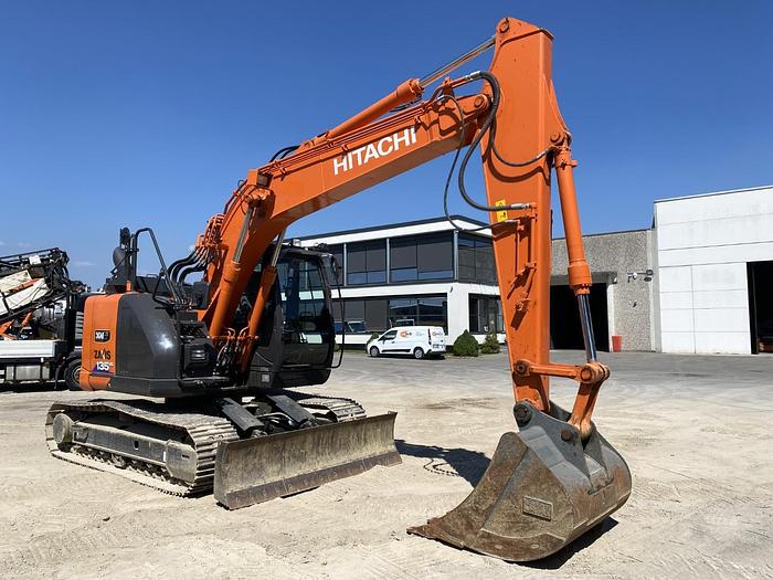 Usato 2019 HITACHI ZX135US-6