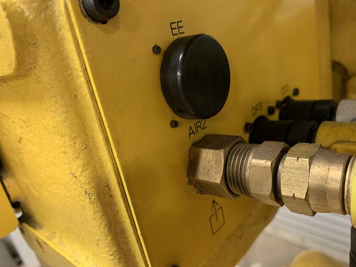 Refurbished PREVIOUSLY REFURBISHED 2003 FANUC R2000iA/125L W/ DEVICENET AND BASEPLATE