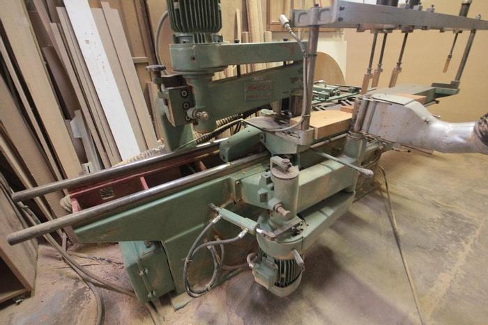 Used Fresatrice contornatrice per elementi di sedie