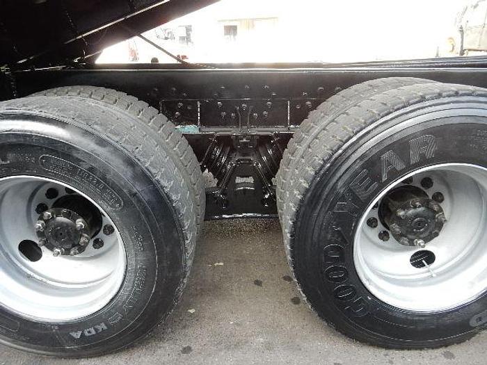 Used 2003 International 7600