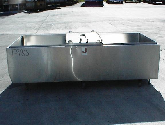 Usado 400 GALLON BULK TANK.  JAMES WAY