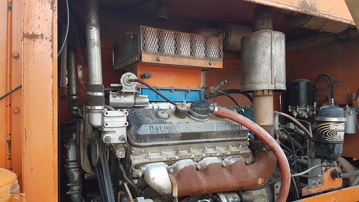 Used 2002 WELCAN 4 Axle Carrier Style Oilfield Pump / Kill Truck