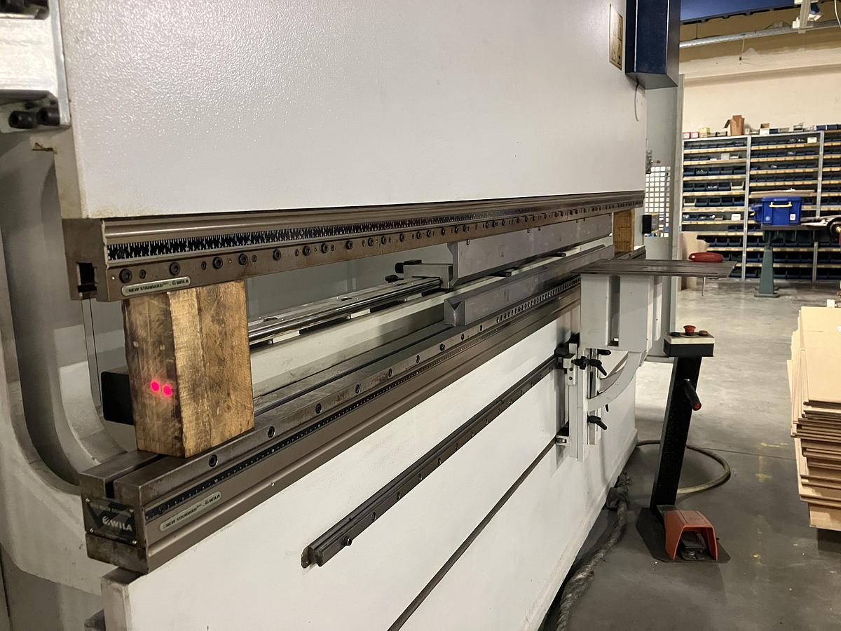 Used 2006 MVD CNC HAP 30/160