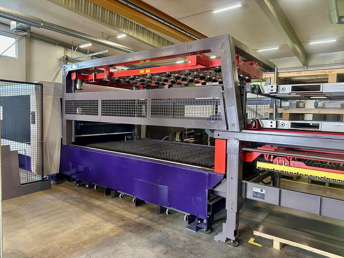 Used 2013 BYSTRONIC Bysprint Fiber 3015 4KW + Bytrans Extended