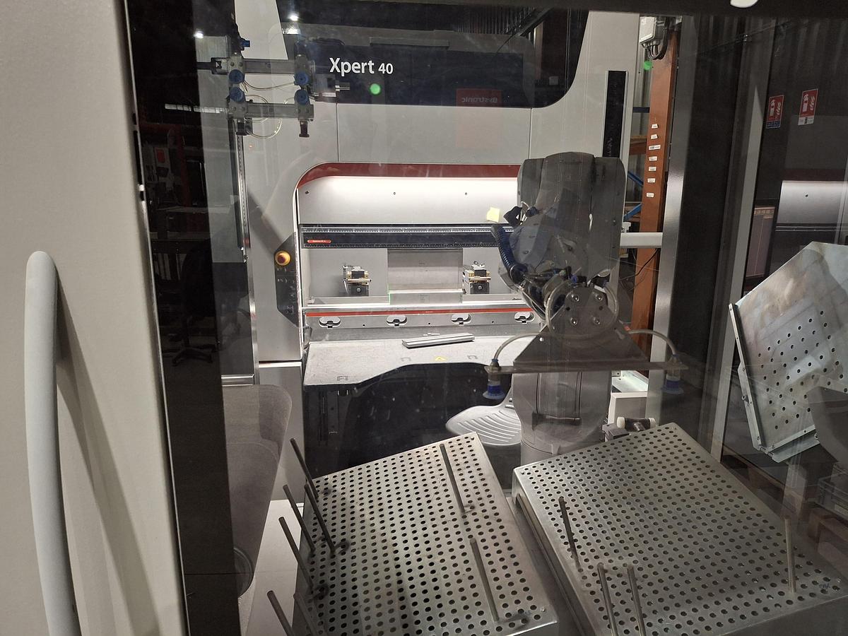 Used 2021 BYSTRONIC Xpert 40/1030 + MBR (Robot)