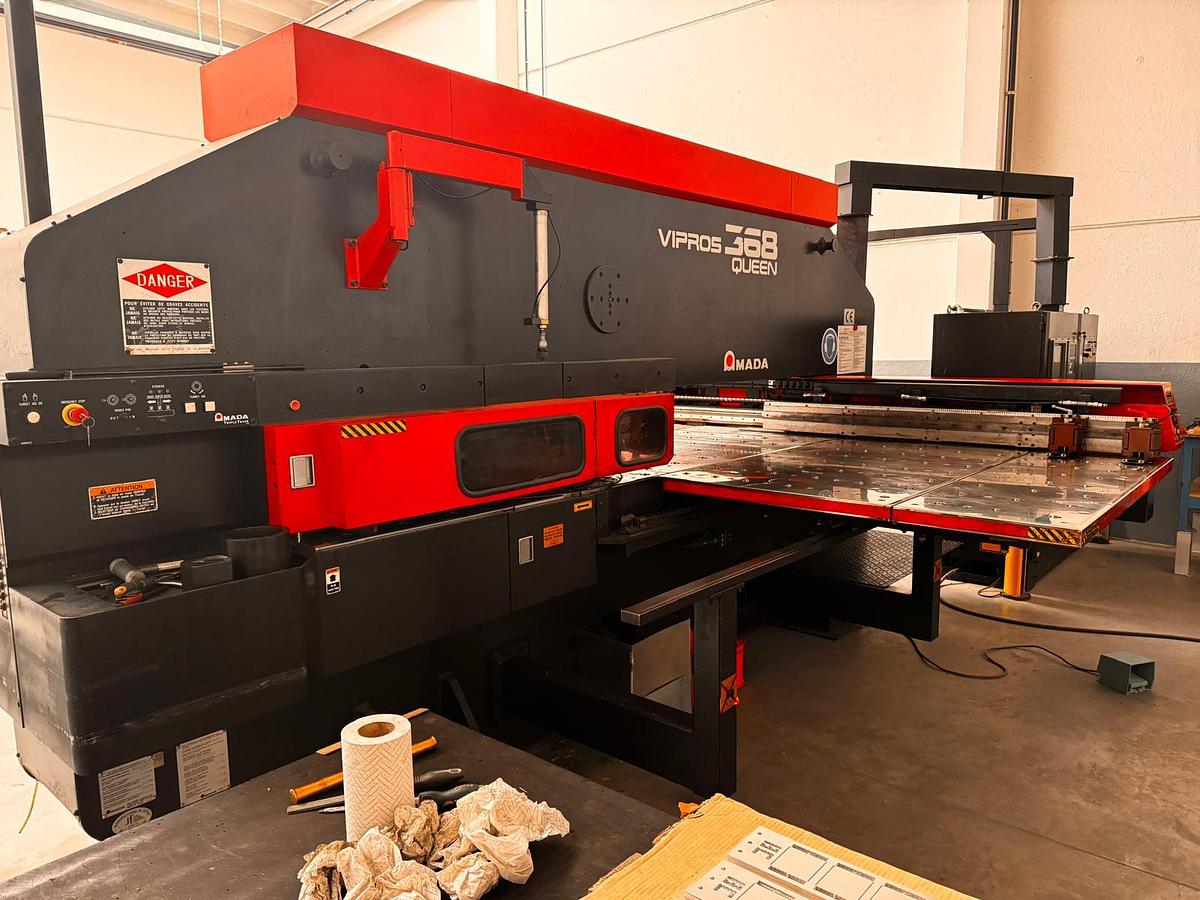 Used 2004 AMADA VIPROS 368 Queen
