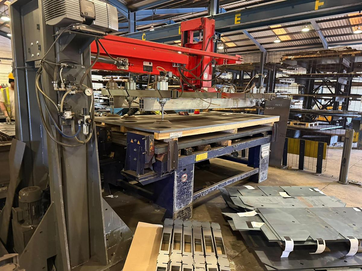 Used 2018 BYSTRONIC ByStar 3015 Fiber 30 KW + ByLoader