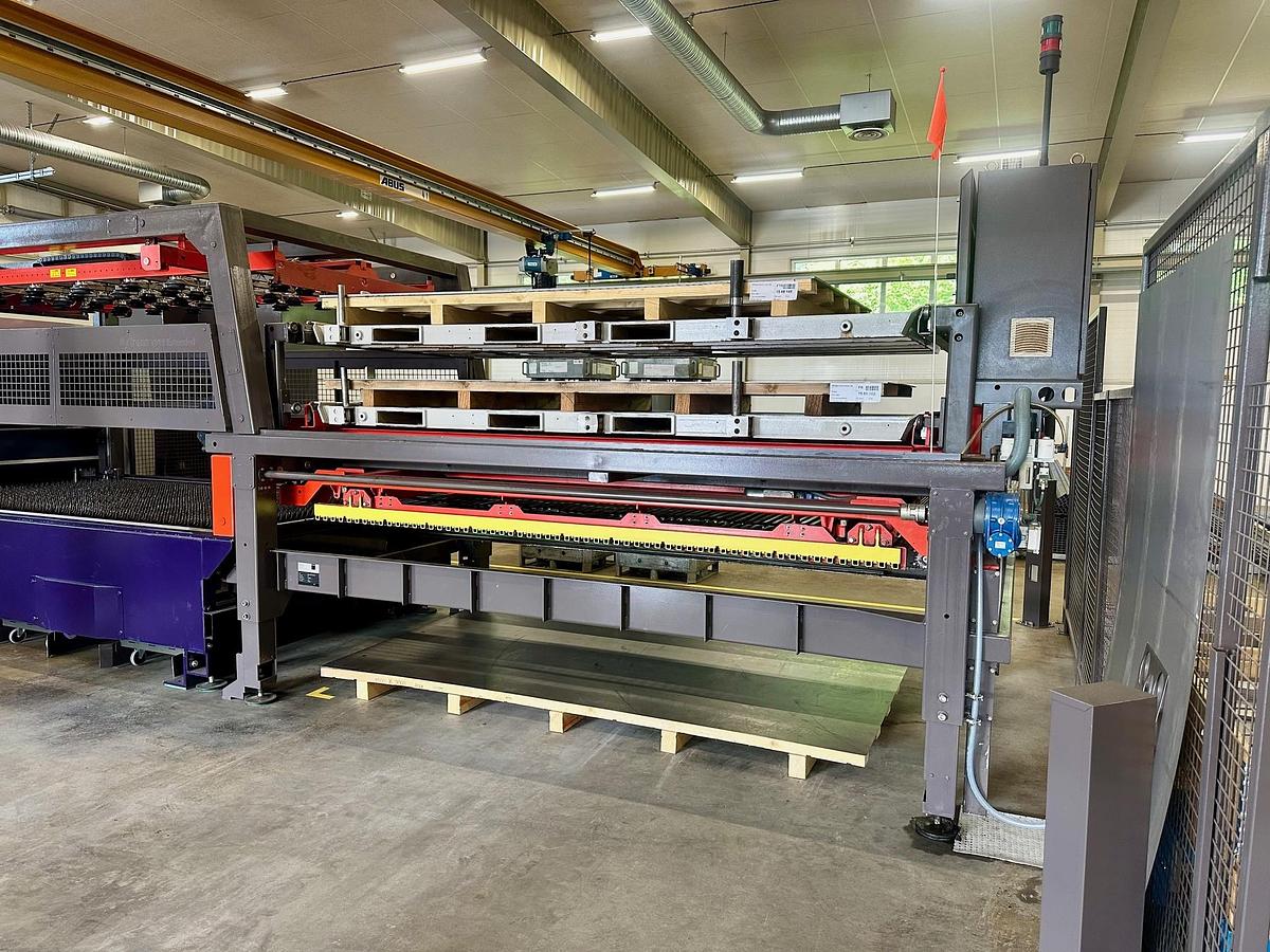 Used 2013 BYSTRONIC Bysprint Fiber 3015 4KW + Bytrans Extended