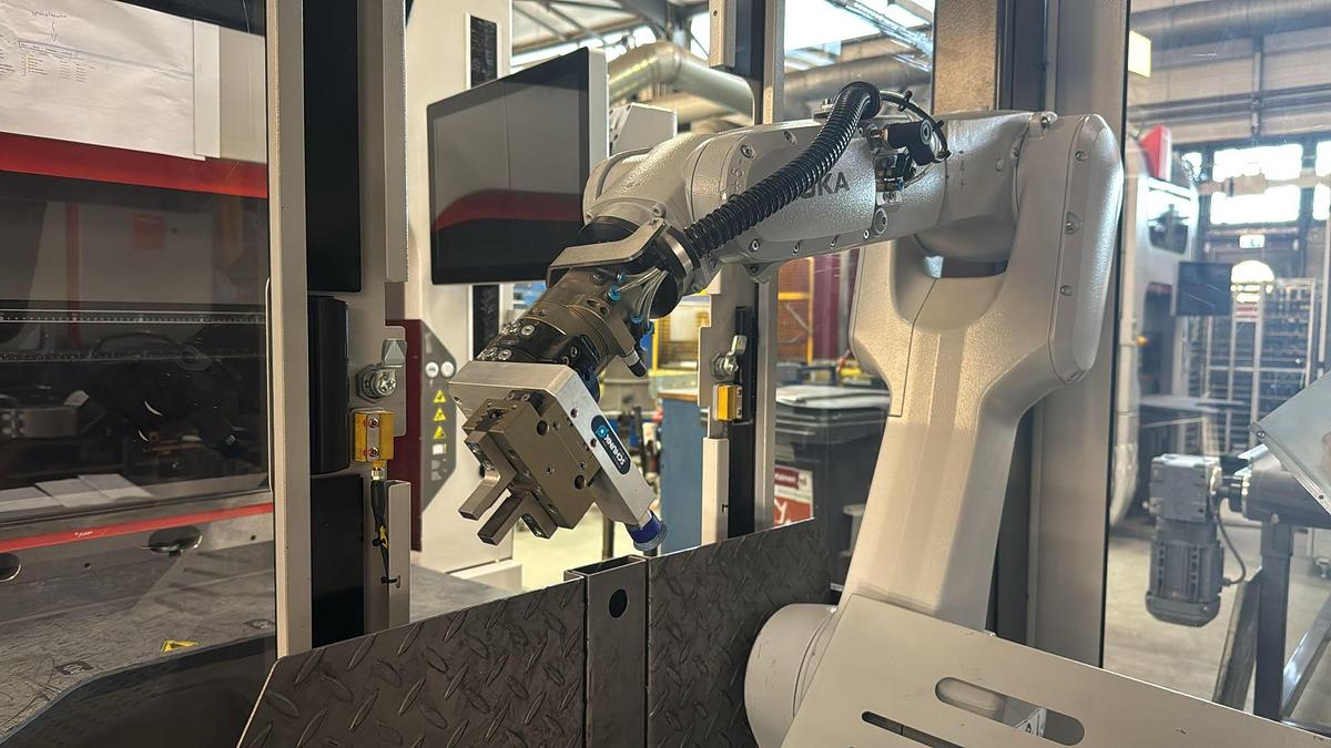 Used 2017 BYSTRONIC Xpert 40/130 + MBR